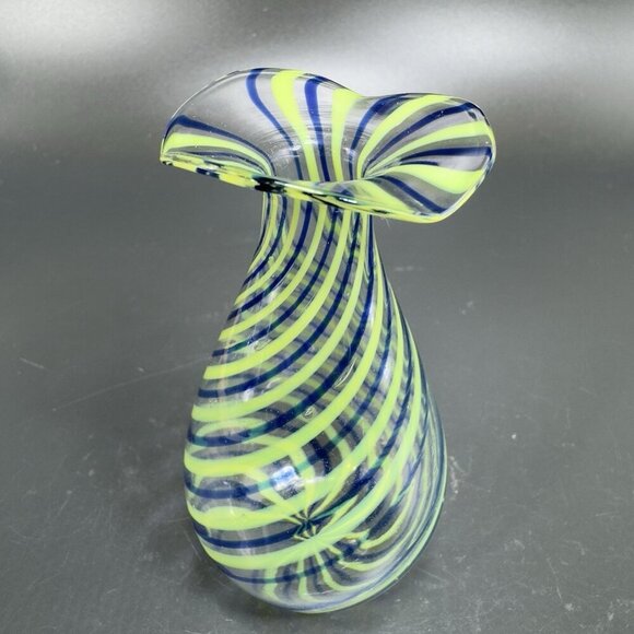 Vintage 1930s Bimini Glass Miniature Vase Vessel Thin Blown Glass Delicate Swirl - Picture 12 of 13